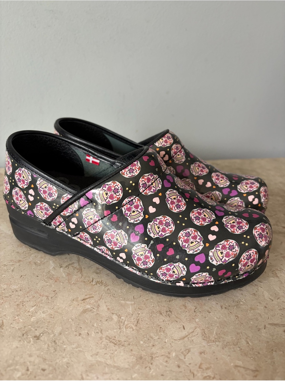 Sanita Sugar Skulls Clogs 38 US 7/7.5 Patent Leather Colorful Nursing Shoes